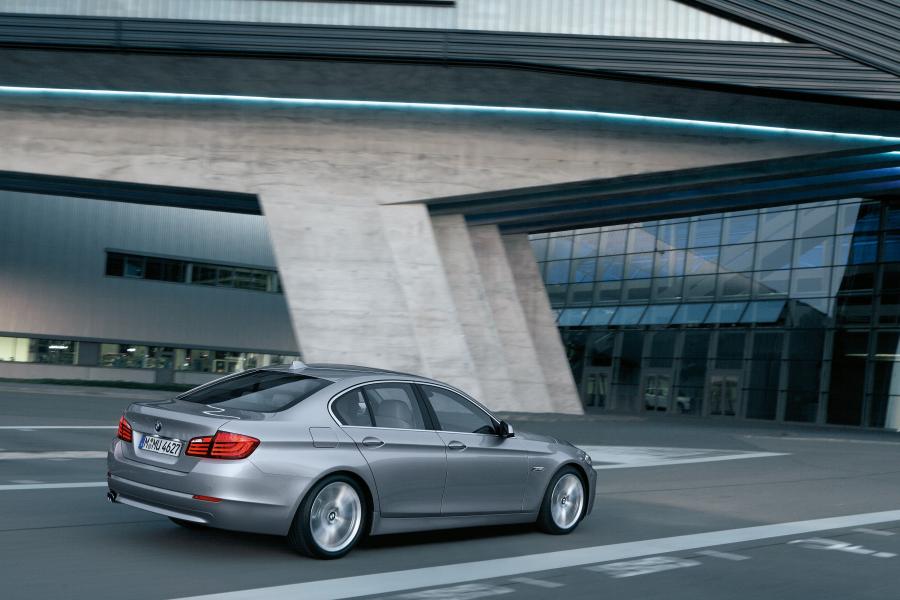 BMW 5-Series 2010 года  (фото 97 из 117)
